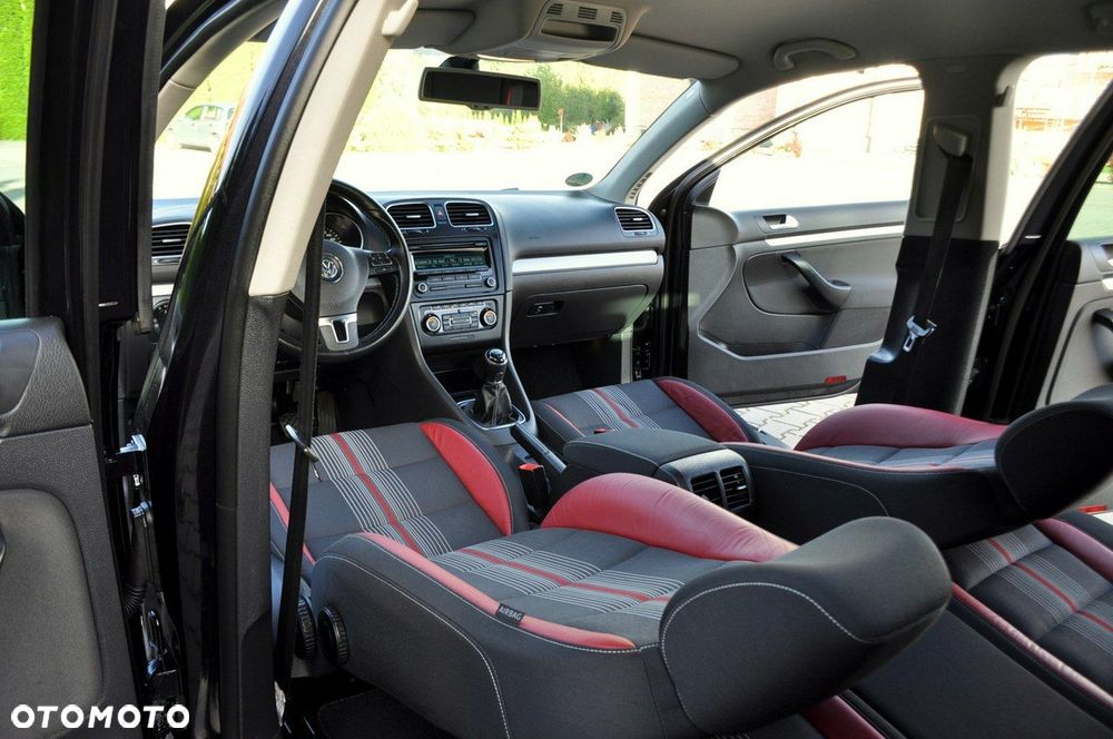 Volkswagen Golf - 28