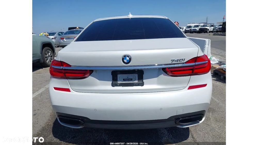 BMW Seria 7 740i - 6