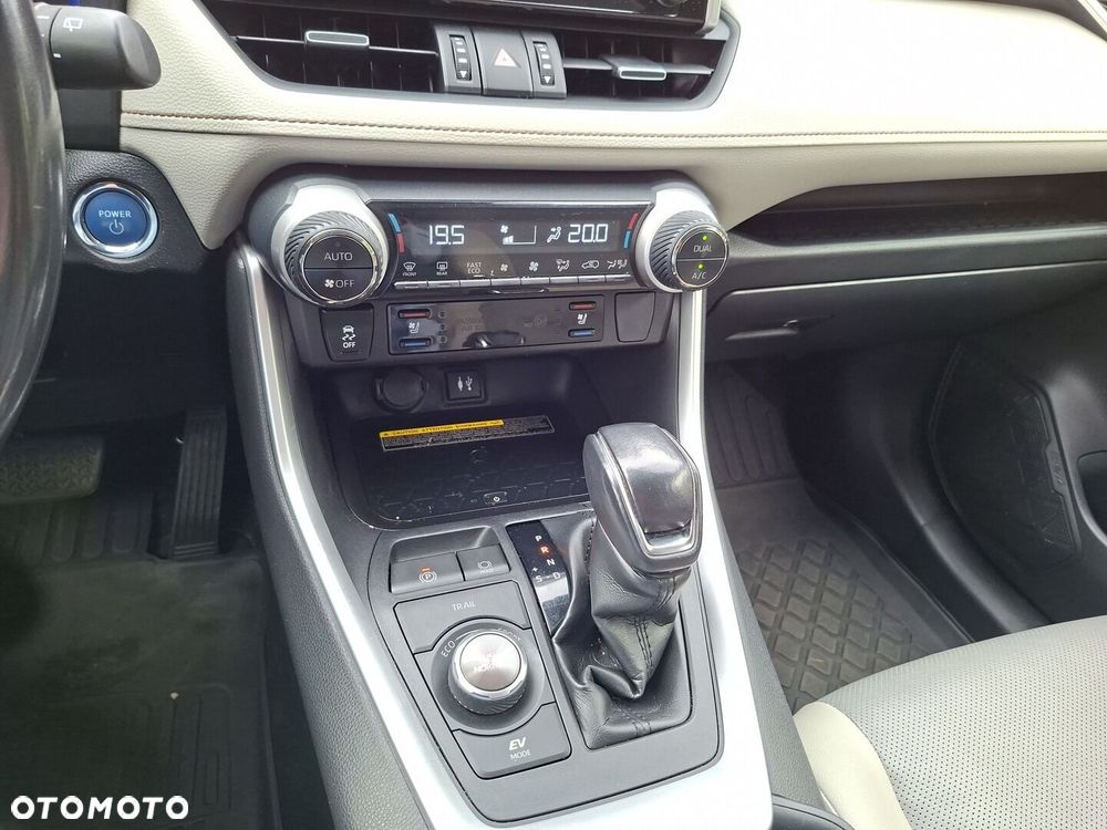 Toyota RAV4 - 18