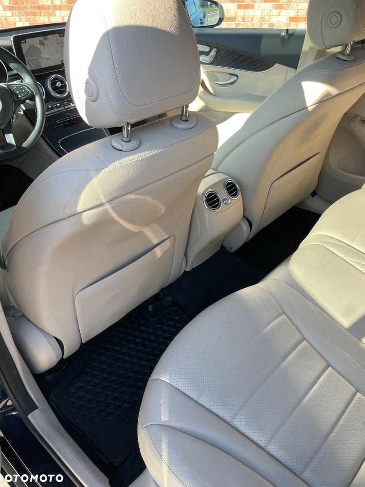 Mercedes-Benz GLC 300 4Matic 9G-TRONIC AMG Line - 26