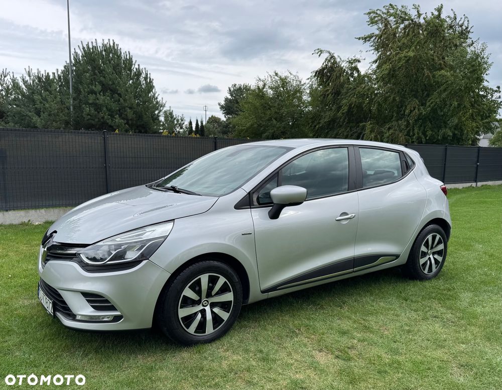 Renault Clio 1.2 16V 75 Life - 1