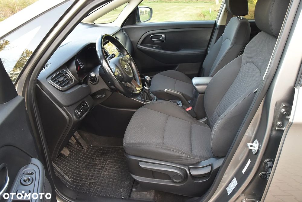 Kia Carens - 20