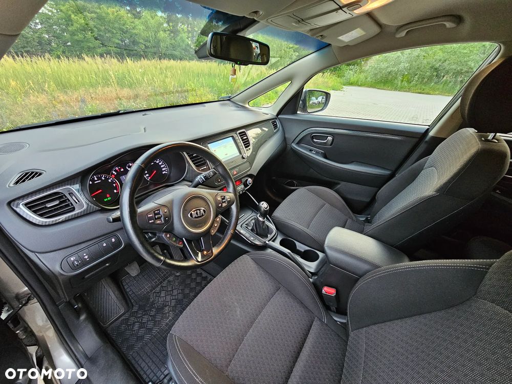 Kia Carens 1.6 GDI L - 16