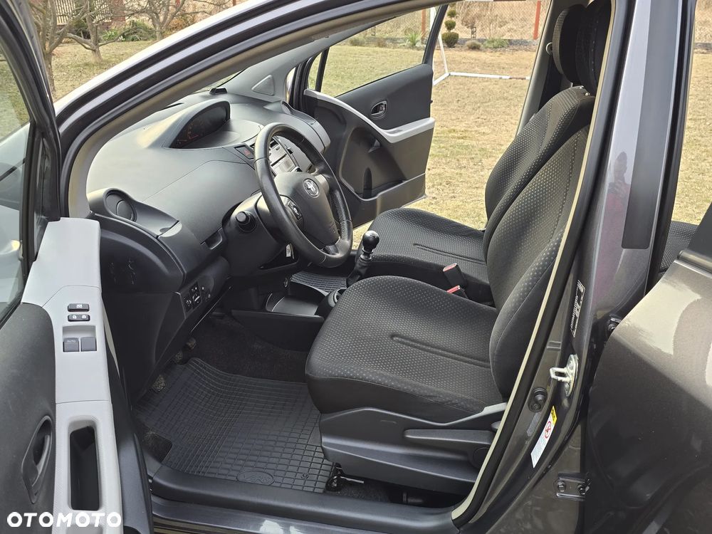 Toyota Yaris 1.33 Luna - 5