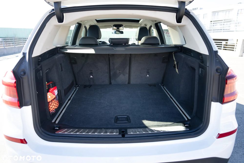BMW X3 xDrive20i Advantage sport - 17