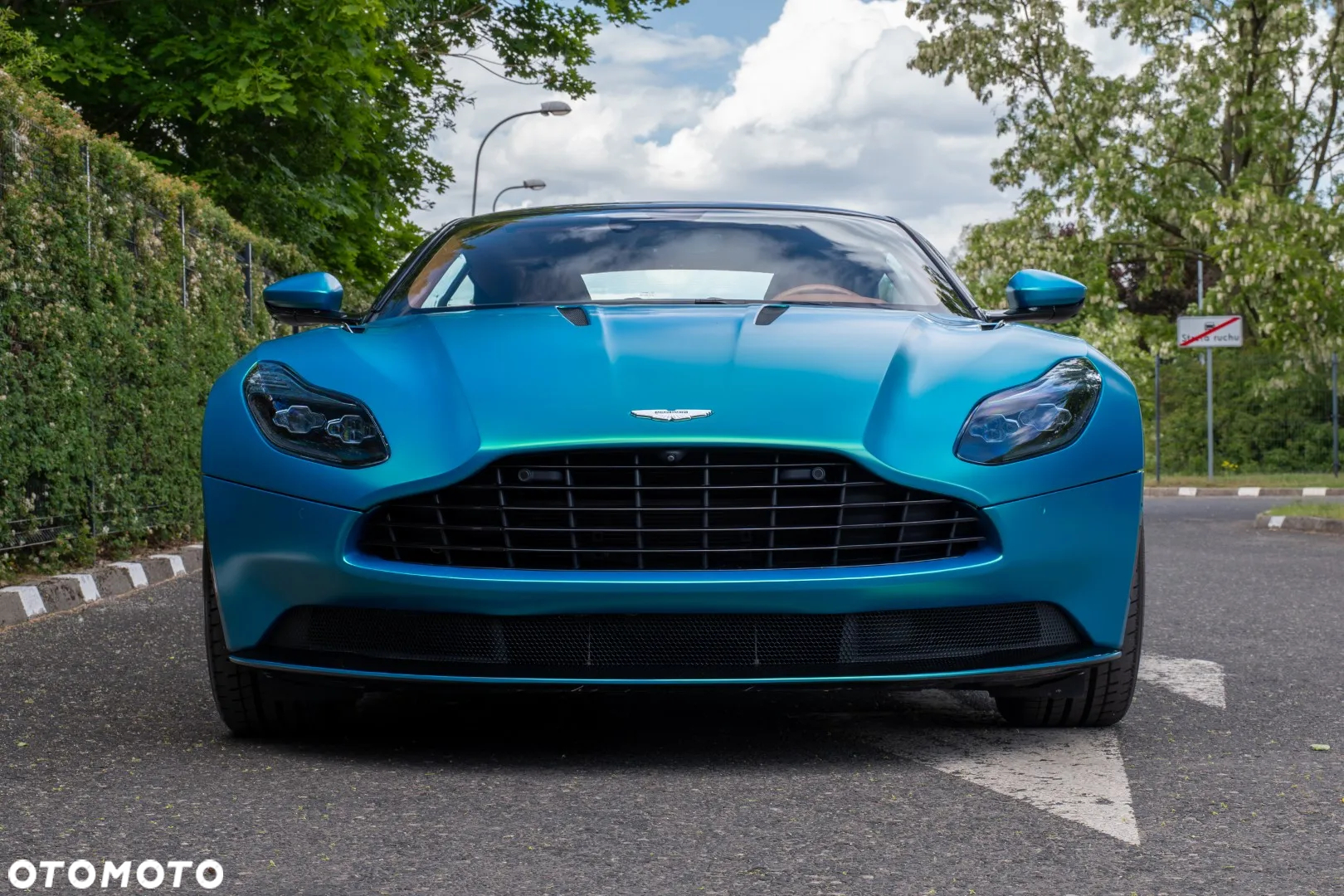 Aston Martin DB11 Standard - 3
