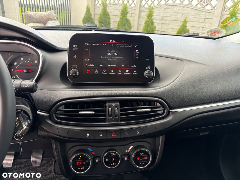Fiat Tipo 1.4 T-Jet 16v Lounge - 26