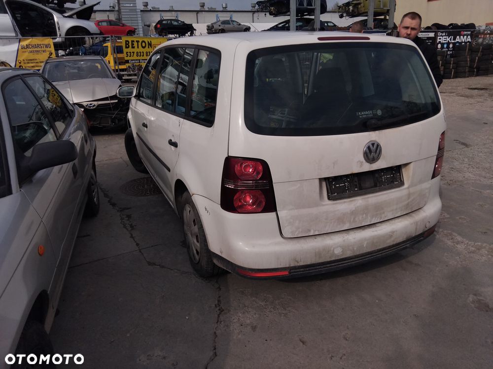 VW Touran 06- lift z silnikiem 1,9 tdi Bls i skrzynią man. 6 biegów lakier kod LB9A - 5