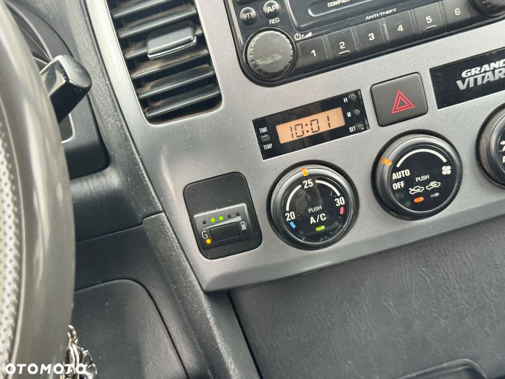 Suzuki Vitara 2.0 16V JLXS - 33