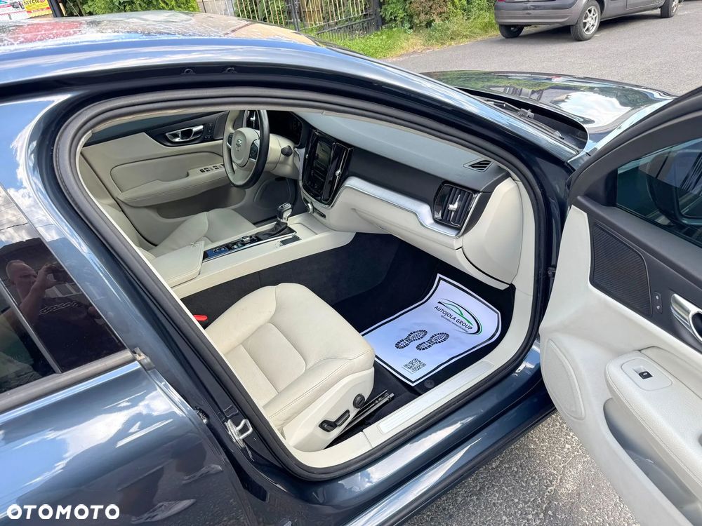 Volvo S60 T6 AWD Momentum Pro - 10