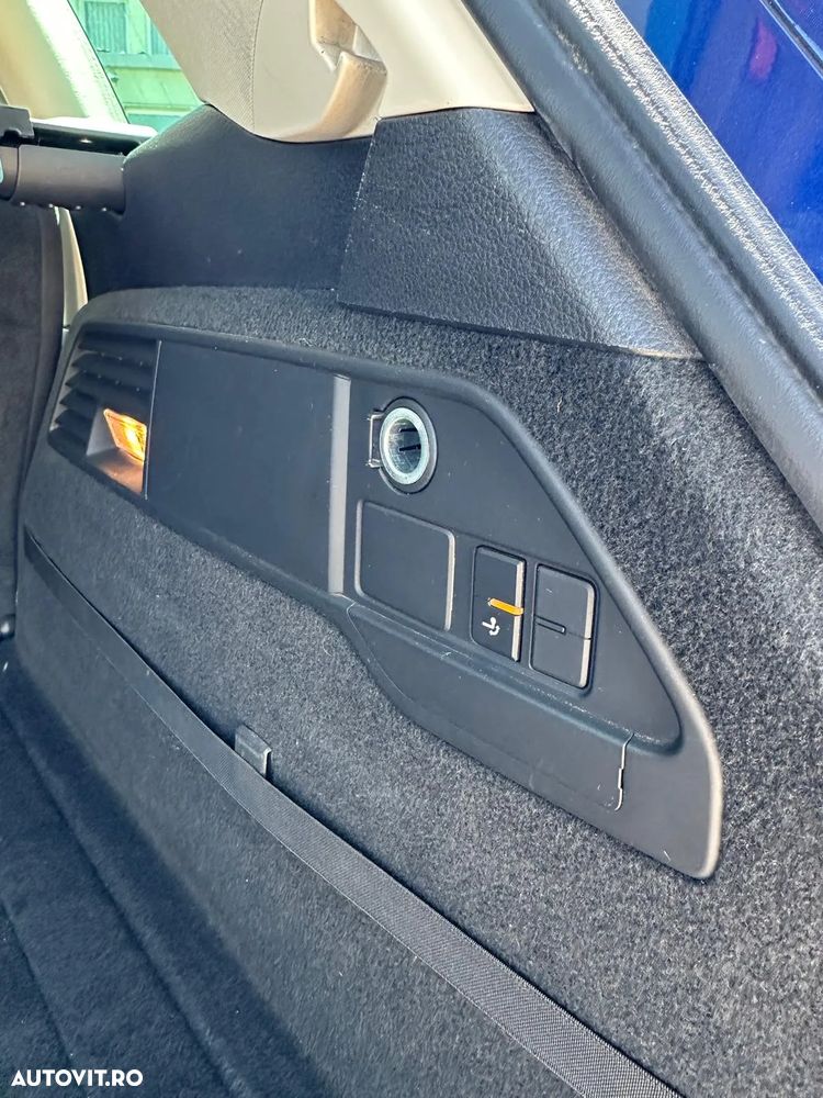 Volkswagen Touareg 3.0 V6 TDI BMT - 11