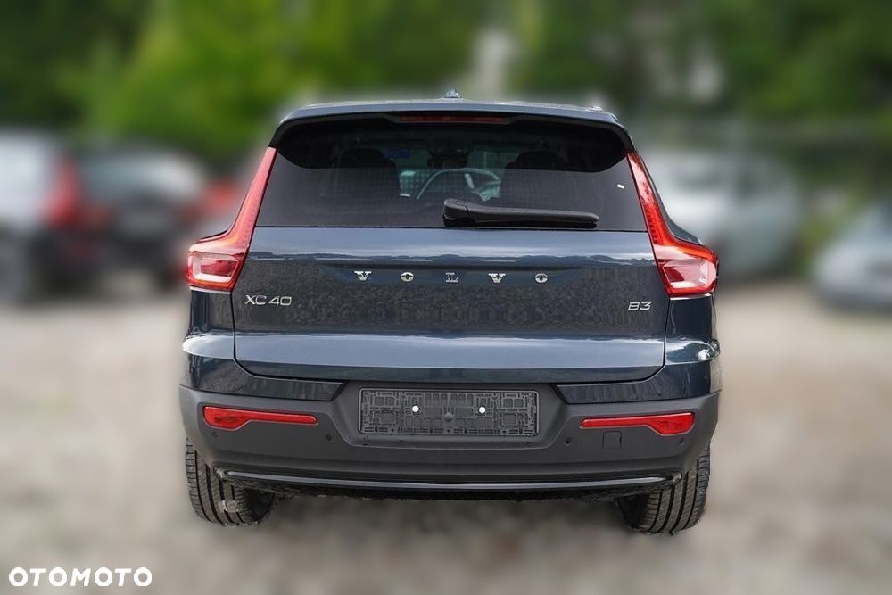 Volvo XC 40 B3 Plus Dark - 5
