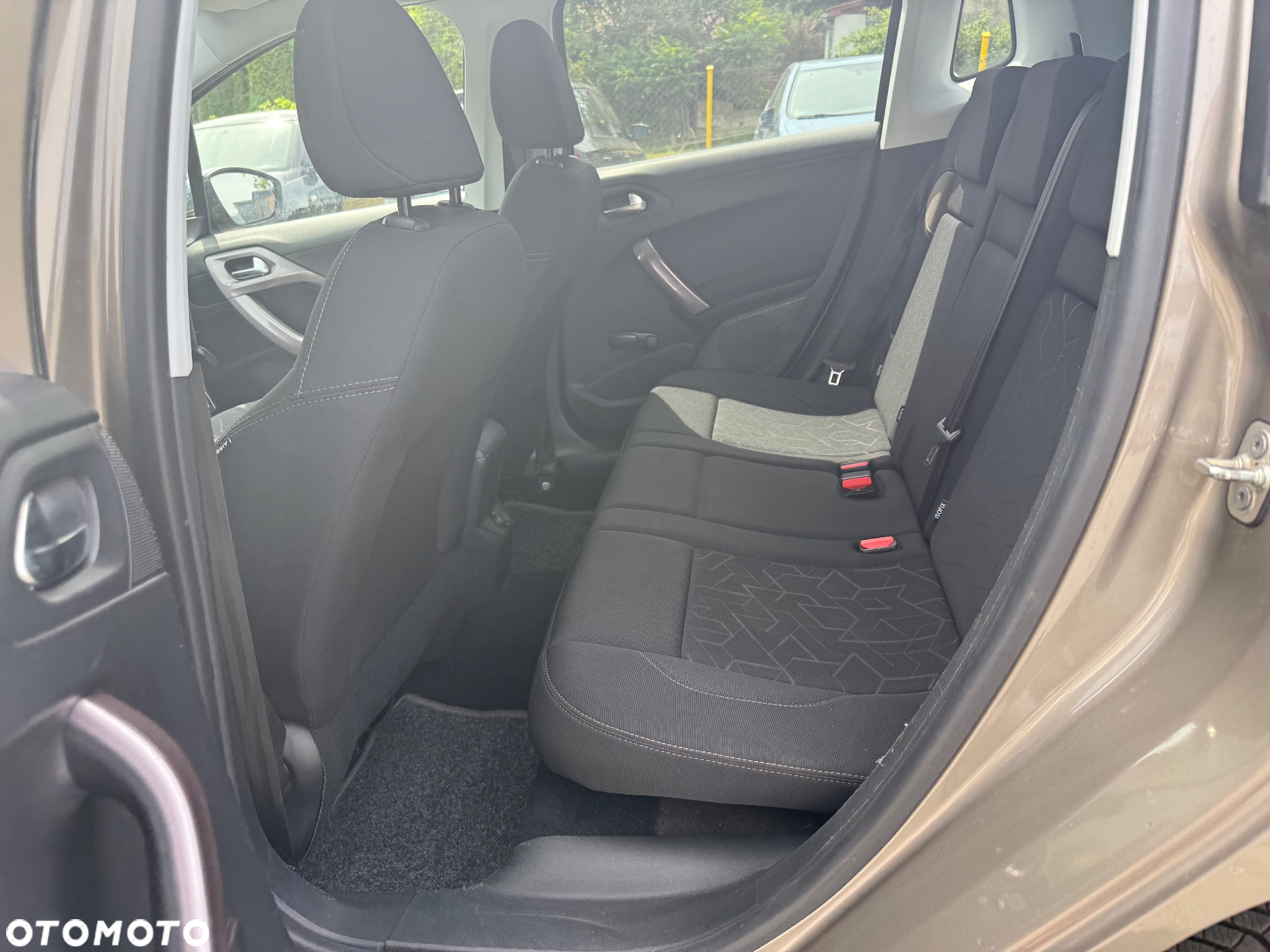 Peugeot 2008 1.2 Pure Tech Access EU6 - 16