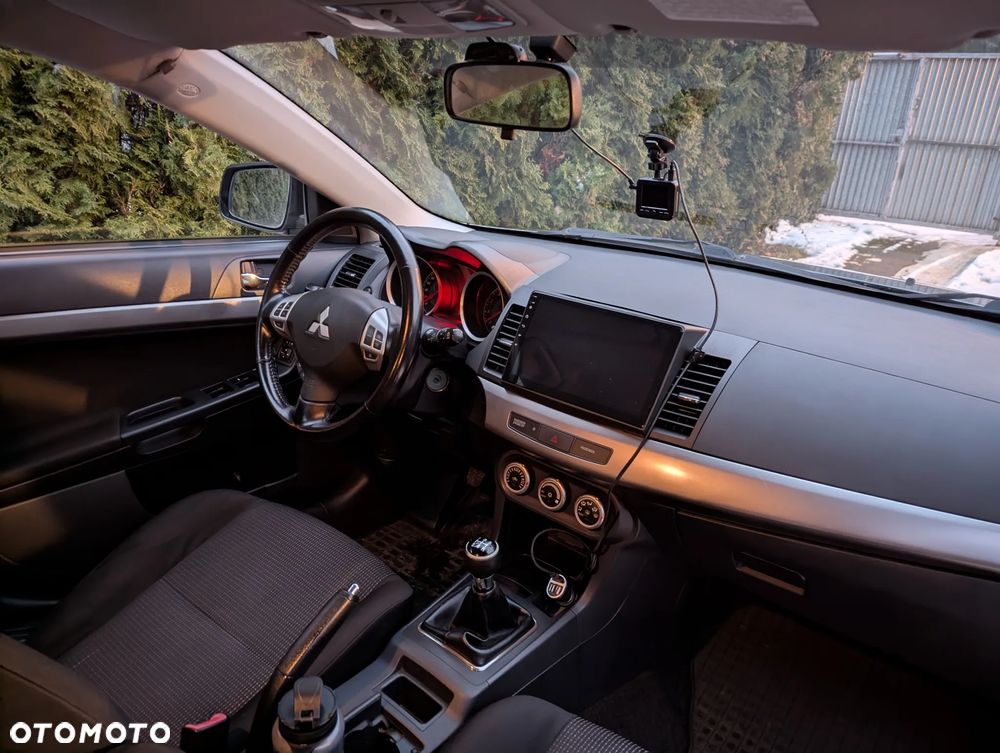 Mitsubishi Lancer 1.8 Invite - 10