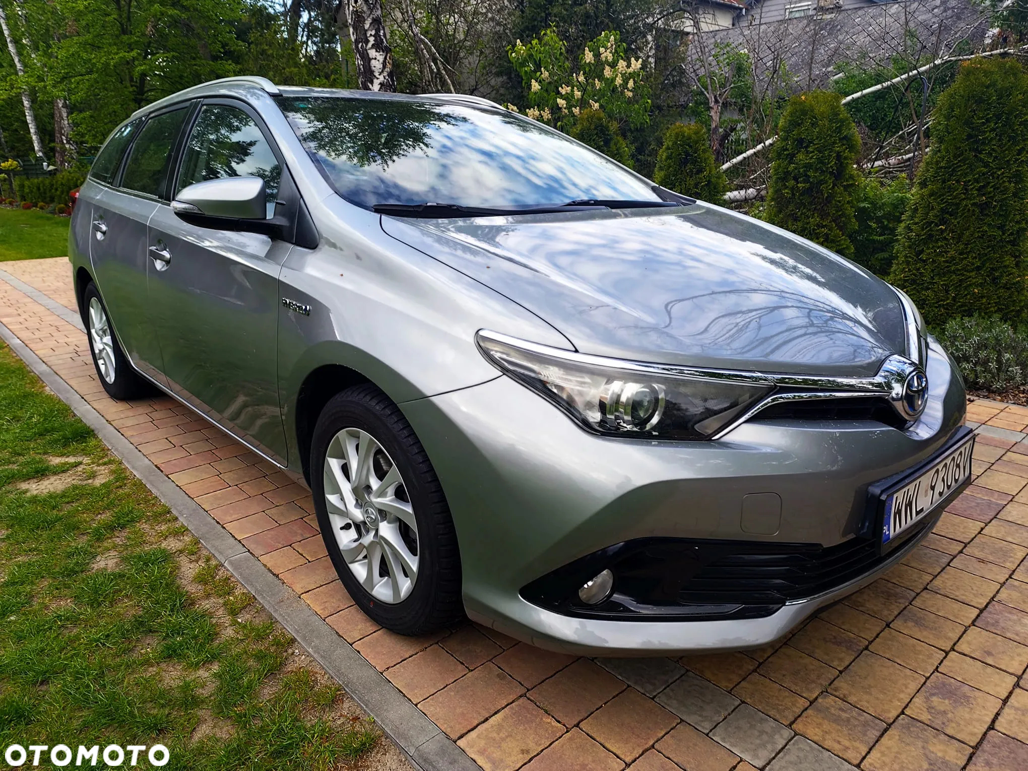 Toyota Auris 1.8 VVT-i Hybrid Automatik Style Selection - 2