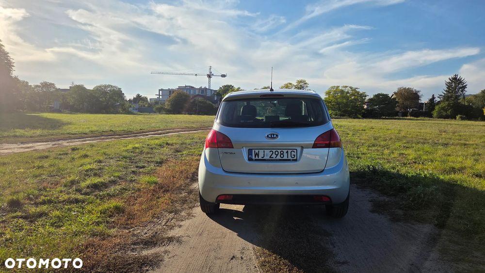 Kia Venga - 5