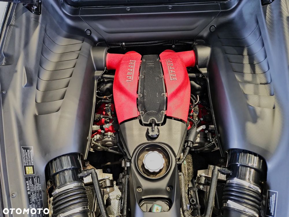 Ferrari F8 Tributo - 10