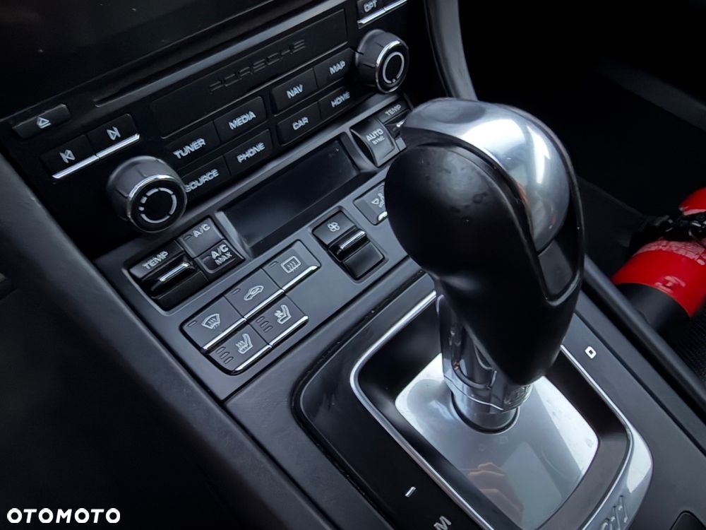 Porsche 911 Carrera 4S PDK - 25