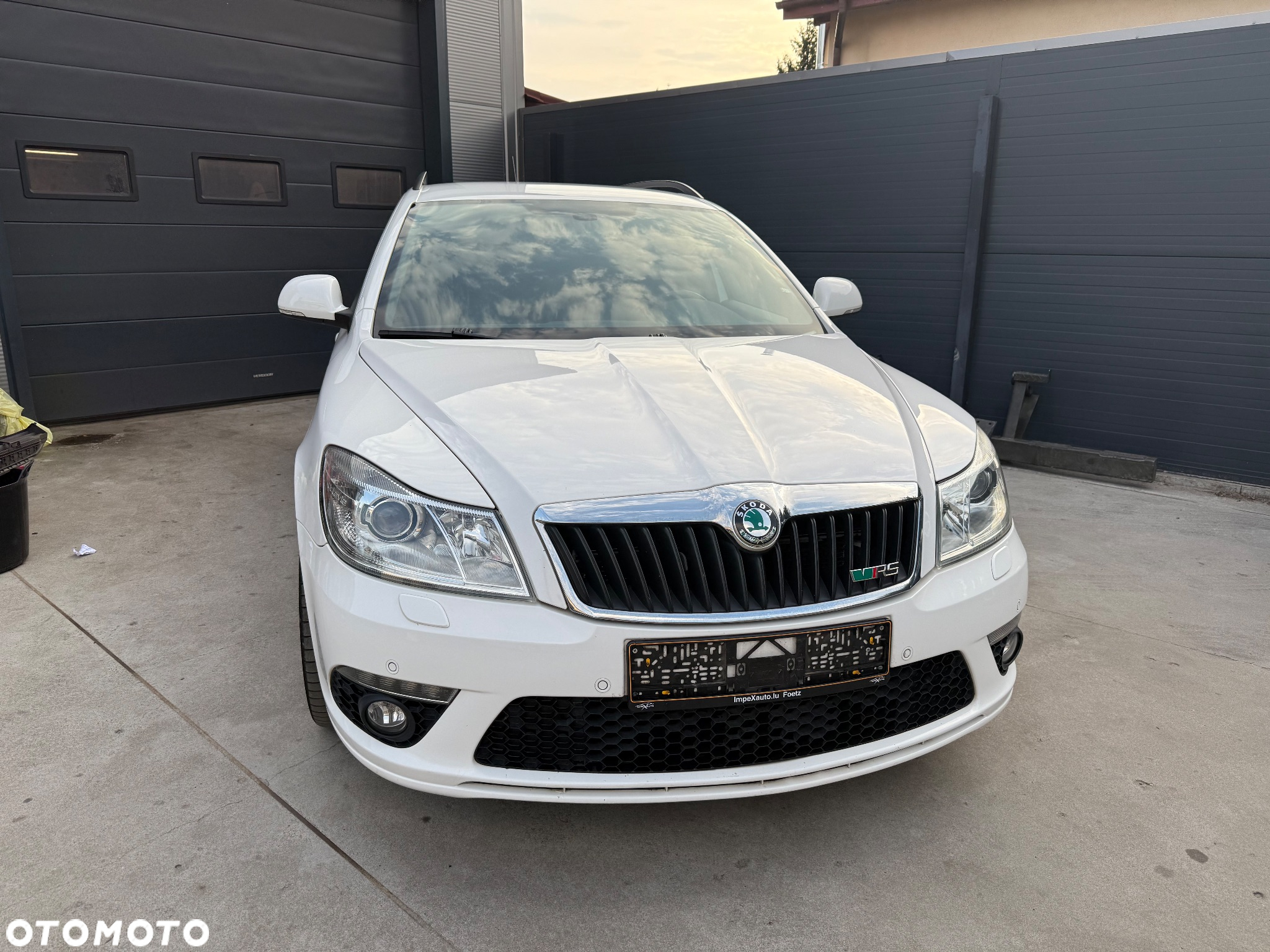 Skoda Octavia Combi 2.0 TDI DPF RS - 4