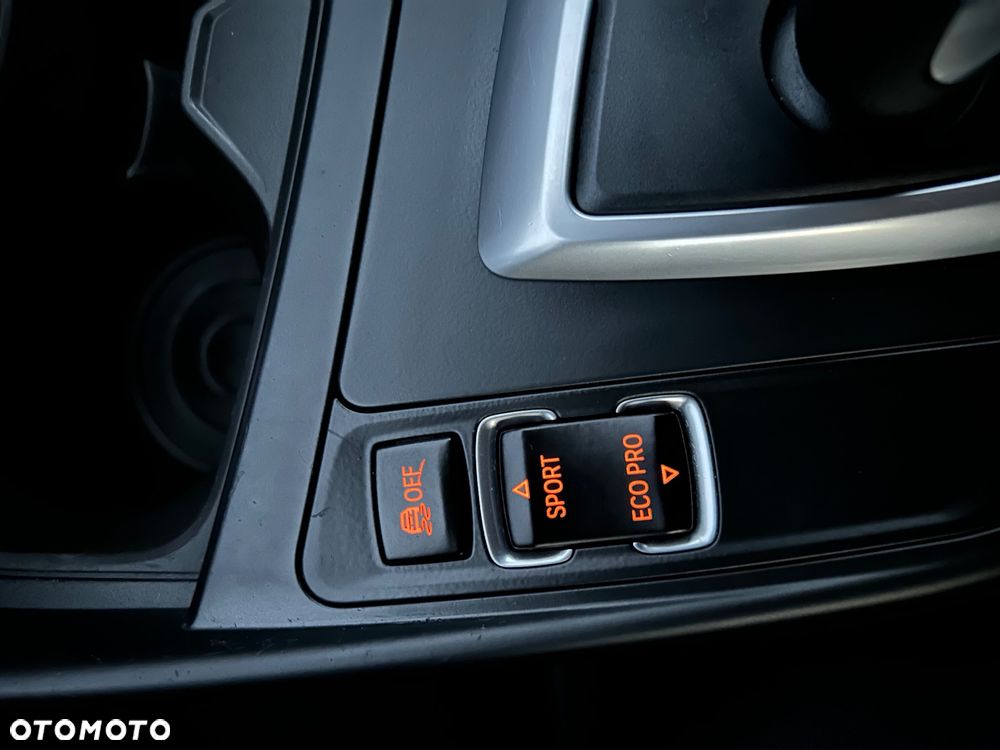 BMW Seria 1 118d Sport Line - 30