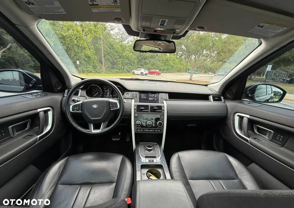 Land Rover Discovery Sport - 12