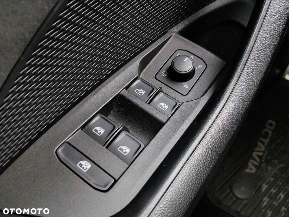 Skoda Octavia 2.0 TSI RS DSG - 29