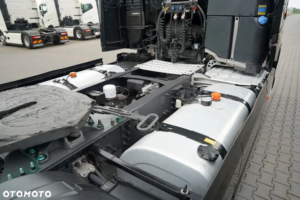 Volvo FH 460 / KLIMATYZACJA POSTOJOWA / I SAVE /  OPONY 100% / 2023R - 16