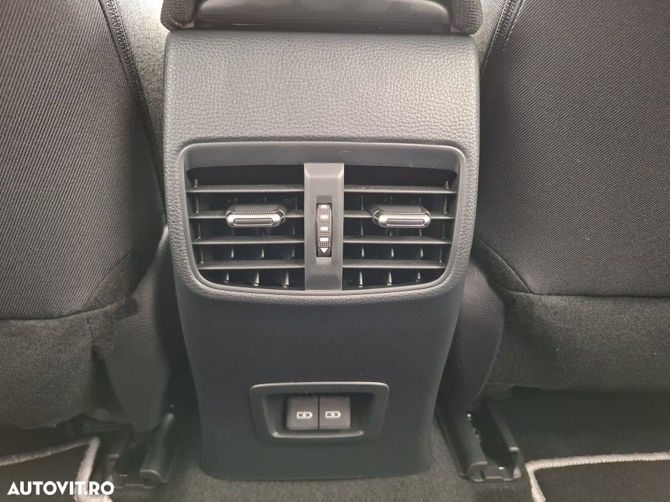 Toyota Corolla - 23