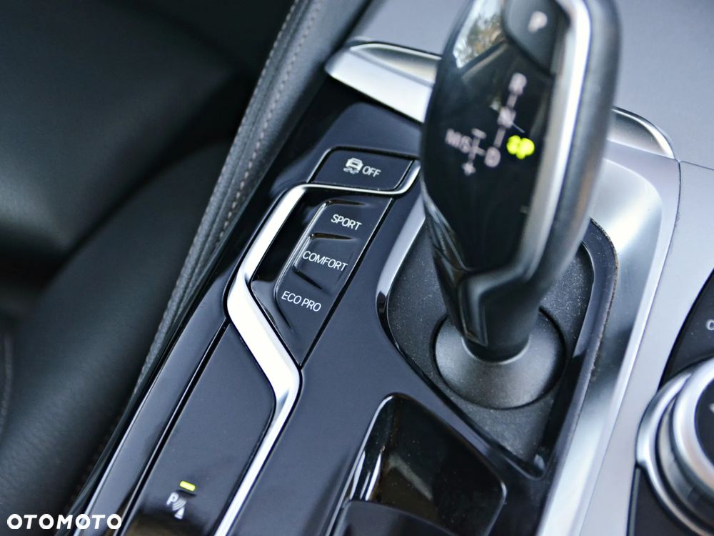 BMW Seria 5 520d Luxury Line sport - 12