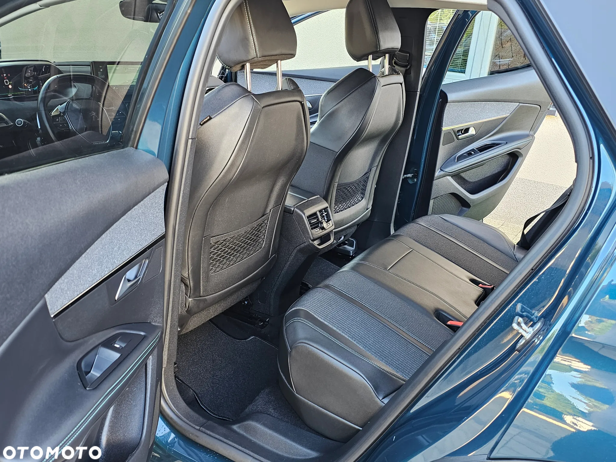 Peugeot 3008 Hybrid 225 e-EAT8 Allure Pack - 27