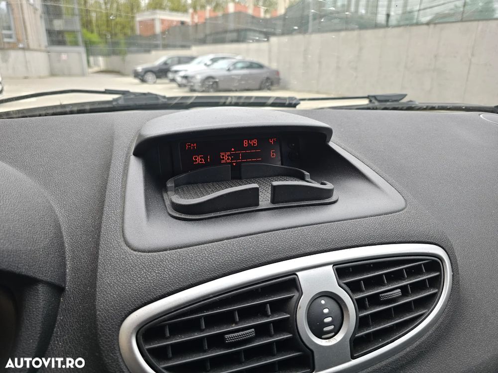 Renault Clio - 28