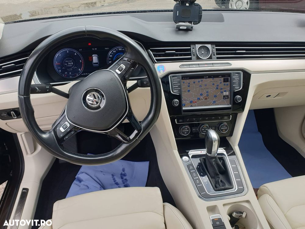 Volkswagen Passat 2.0 TDI SCR 4Motion DSG Highline - 14