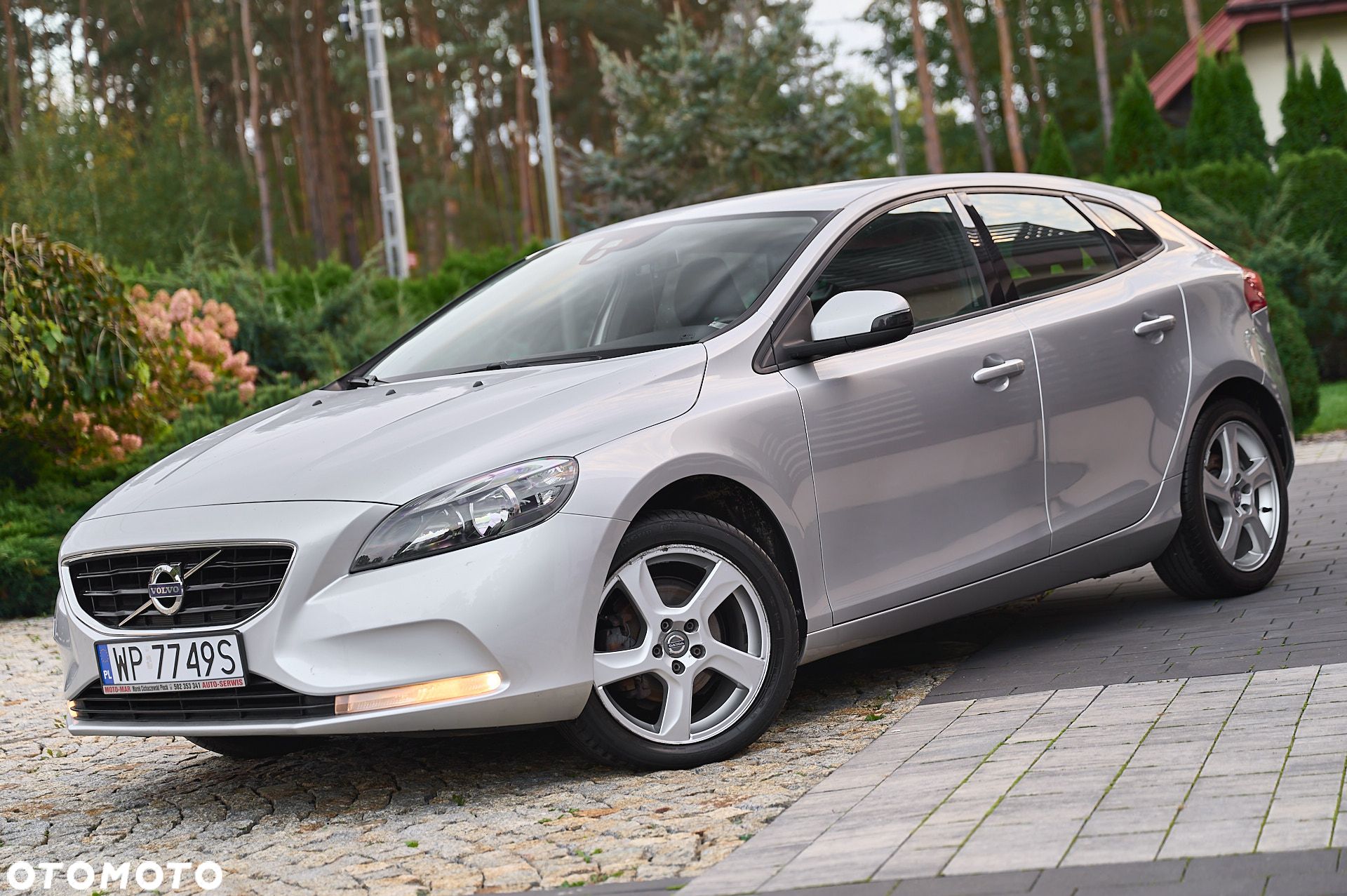 Volvo V40 D2 Momentum - 1