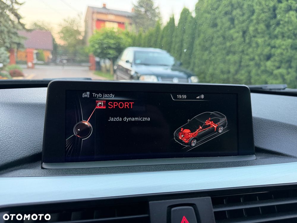 BMW Seria 3 320d Efficient Dynamic Edition Modern Line - 34