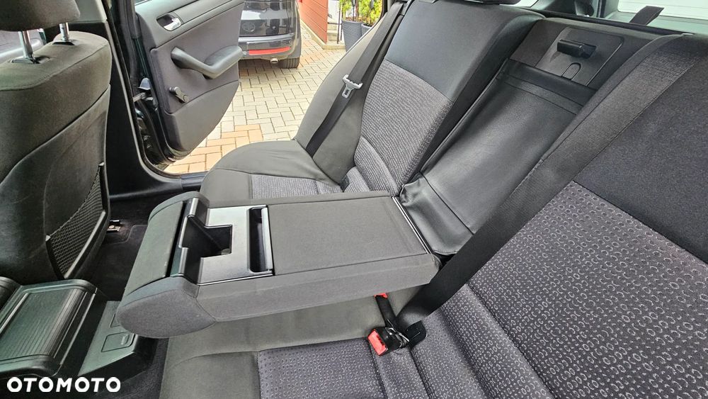 BMW Seria 3 320d DPF Touring Edition Fleet - 15