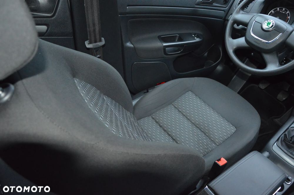 Skoda Octavia 1.6 Ambiente - 14