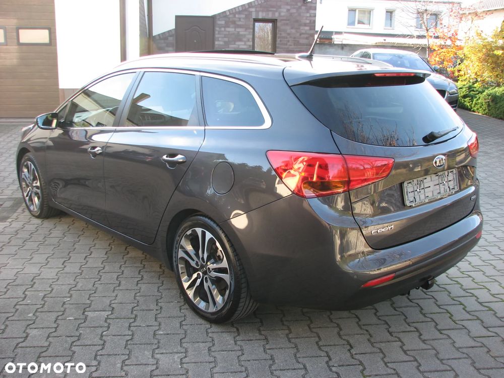 Kia Ceed 1.6 CRDi 128 Platinum Edition - 10