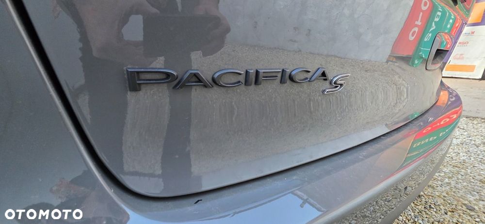 Chrysler Pacifica - 34
