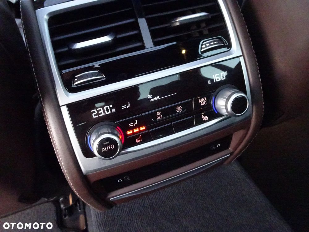 BMW Seria 7 750Ld xDrive - 21