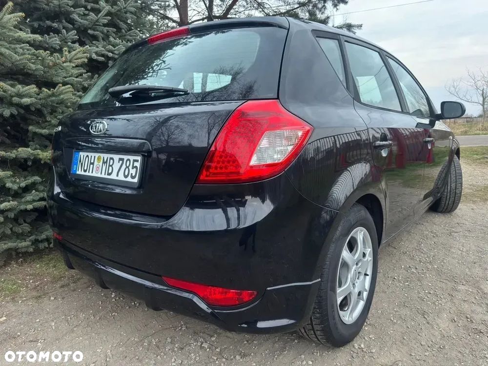 Kia Ceed 1.4 CVVT Dream-Team Edition - 2