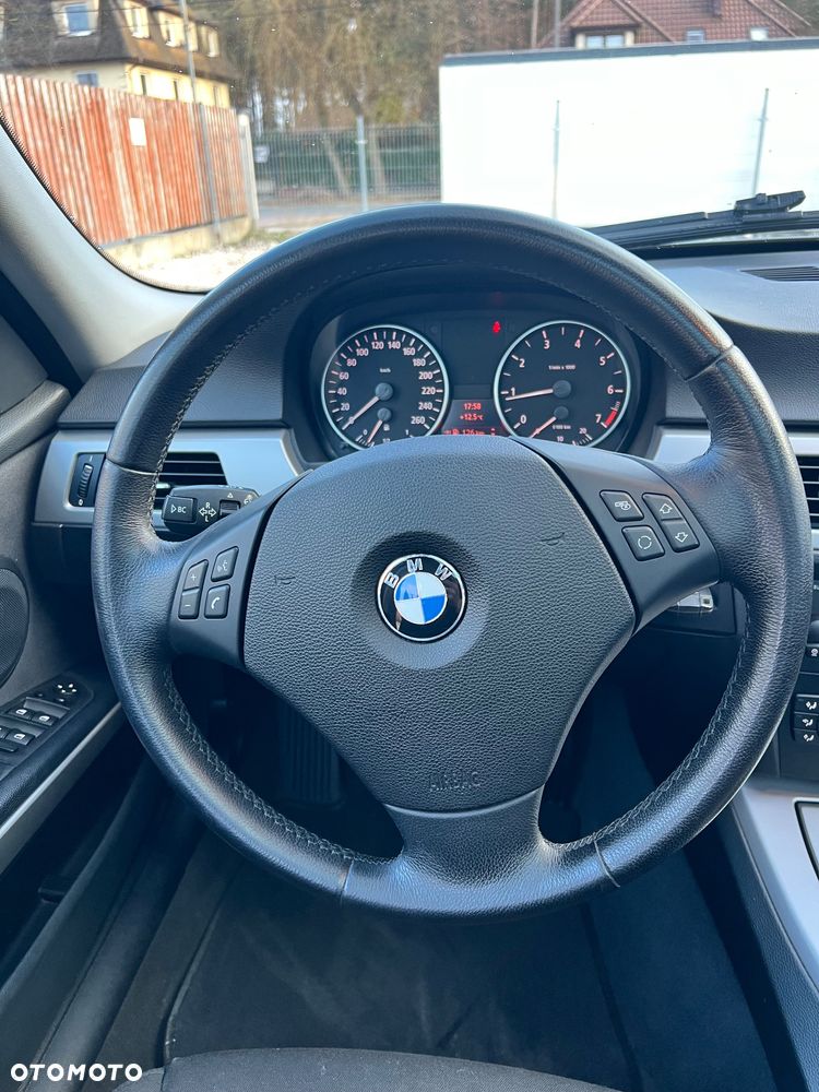 BMW Seria 3 - 16