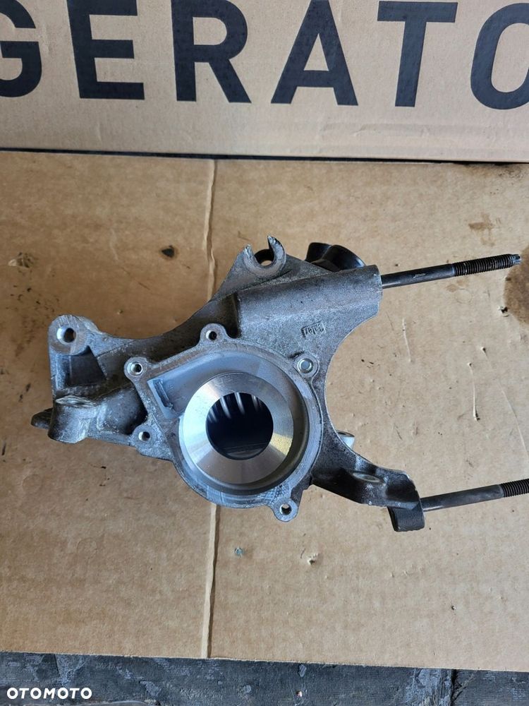 OBUDOWA TERMOSTATU BMW MINI TOYOTA AVENSIS T27 2.0D N47C20A 16323-WA010 - 2