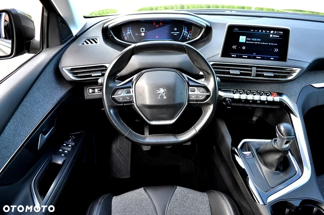 Peugeot 3008 1.2 PureTech Allure S&S - 26