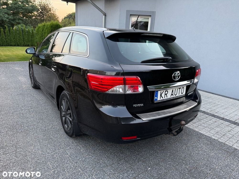 Toyota Avensis Combi 2.0 D-4D Life - 3