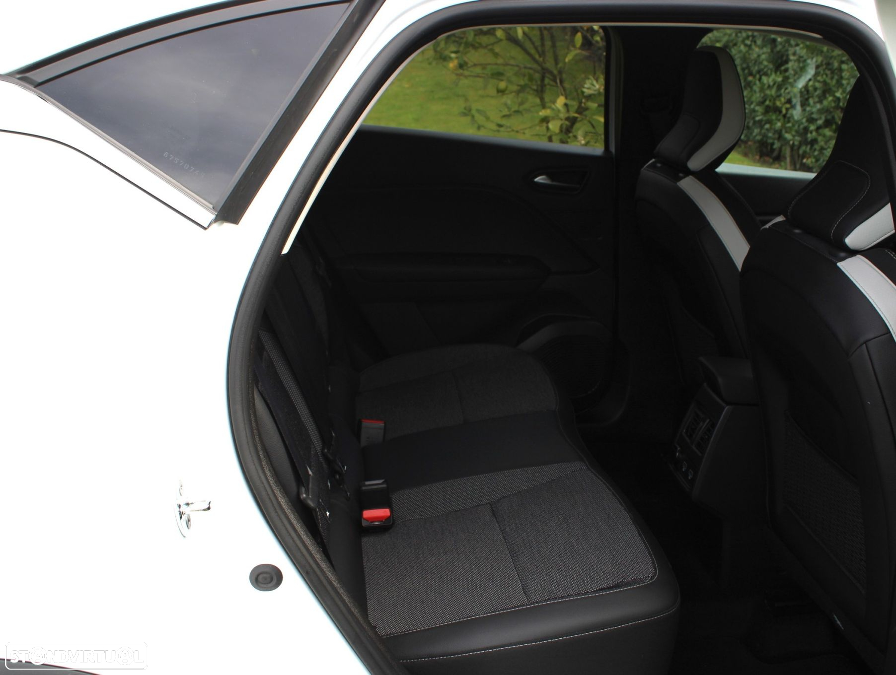 Renault Captur 1.6 E-Tech Plug-In Intens - 39