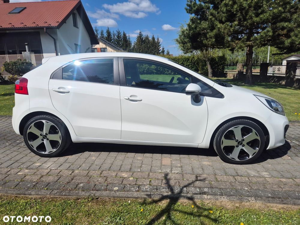 Kia Rio 1.2 Dream Team Edition - 4