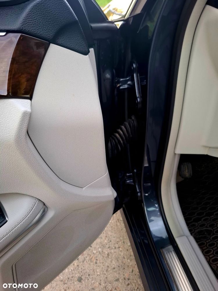 Mercedes-Benz Klasa E 220 CDI DPF BlueEFFICIENCY Elegance - 29
