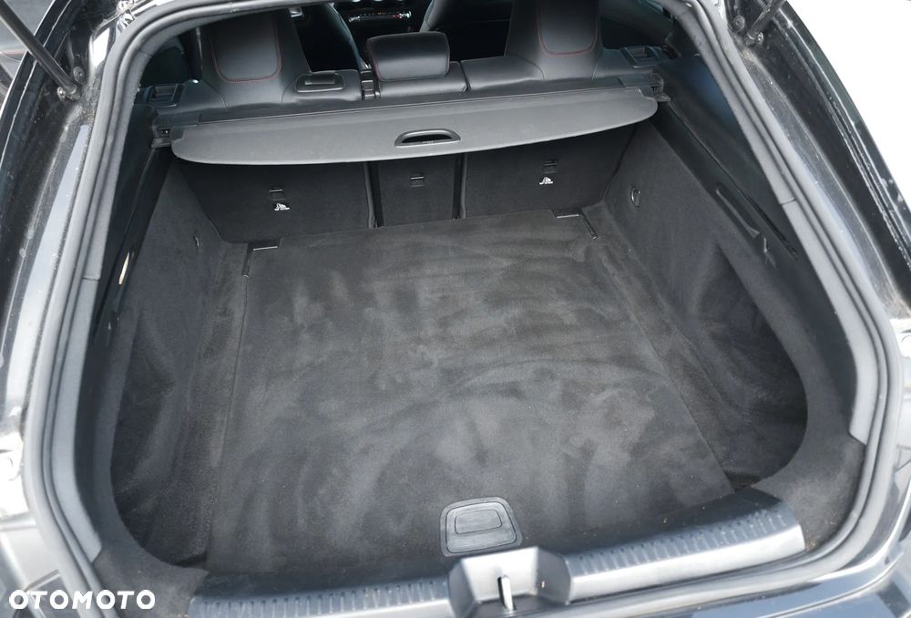 Mercedes-Benz CLA 180 7G-DCT AMG Line - 24