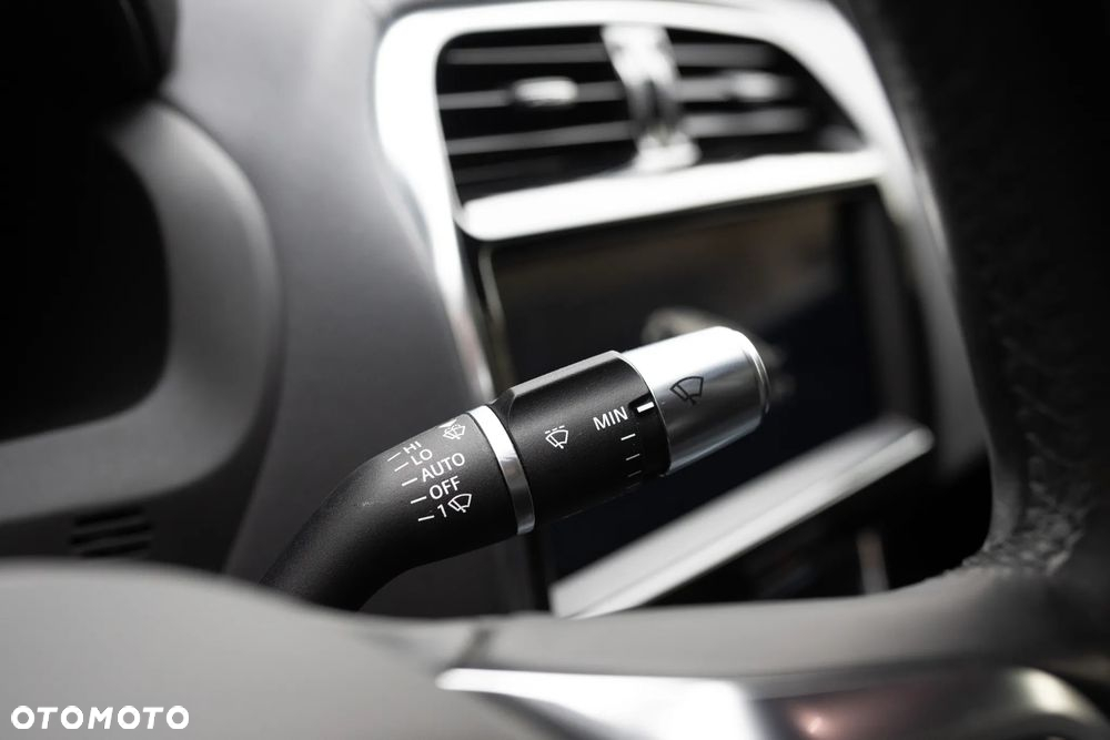 Jaguar XE 2.0 P250 SE - 22