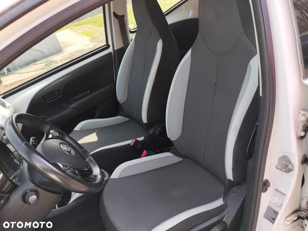 Toyota Aygo x-clusiv - 20